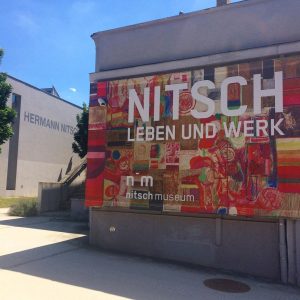 HERMANN NITSCH - Leben und Werk. Im @nitschmuseum Mistelbach ☀️ #hermannnitsch #nitschmuseum #museum #exhibition #architecture #art #modernart...