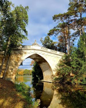 Gotische Brücke #schlossparklaxenburg #laxenburg #niederösterreich #ig_austria #austria🇦🇹 #architecture #brücke #bridge #beautifulplaces #lakeview #see #spiegelungimwasser #österreich Schlosspark Laxenburg