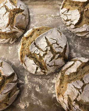 #selbstgemacht #nofilterneeded #dieserduft 🤩 Homemade bread is the best 😋 Damit es fürs Christkind besonders gut duftet...