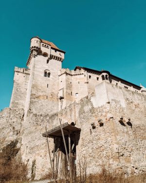 Benefits to living in Europe, weekend Castle strolls 🌞🏰 . . . . #castle #burgliechtenstein #austria #vienna...