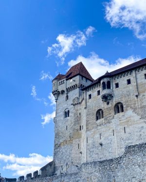 Wer kennt sie nicht? Die Burg Liechtenstein 🏰 Die prachtvolle Burg wurde bereits ...