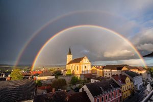 Farbenspiel über Waidhofen an der Thaya #waldviertel #waldviertelliebe #farbenpracht #regenbogen #rainbow