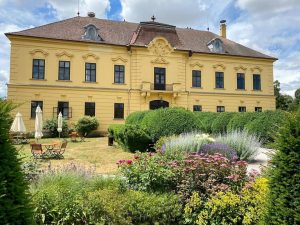#update zu Ihrem Schlossbesuch 👑 Mit gestrigem Datum gelten wieder neue Covid-19-Maßnahmen im Schloss Eckartsau ❣ Hier...