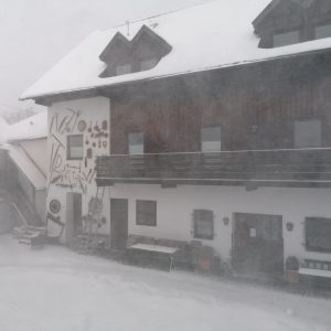 Der Winter ist da - Schneesturm im Landhotel🥶🌪️🌬️🌨️❄️☃️ . #winterzeit #lockdownzeit #stille #schneesturm #landhotel #landhotelyspertal #yspertal #wintertime...