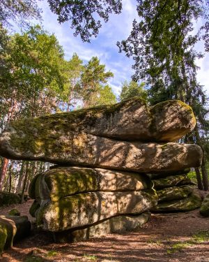 Von der Natur geschaffene Kunstwerke im Waldviertel. 🪨✨ Mächtige Steinriesen und jahrhundertealte Felsen ...