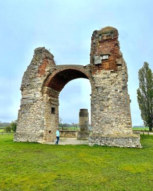 👆 6AD Tiberius, who later become emporer, erects winter camp in the Carnuntum area; beginning of Roman...