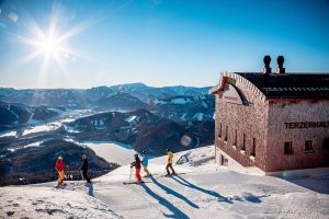 Rein ins Skivergnügen 🎿⛷ Unsere Gemeindealpe Mitterbach startet am Samstag, 17. Dezember 2022, in die Wintersaison ❄️...
