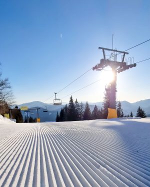 Unsere Skigebiete @gemeindealpe_mitterbach und Puchis Welt I Schneeberg Sesselbahn sind bereit für ein schwungvolles Wochenende ⛷🏂 #niederösterreichbahnen...