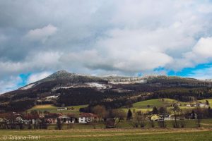 🏔️🌲🌤️ #bergliebe #mountains #mountainlovers #mountainphotography #bergfotografie #yspertal #austria #green #landscapephotography #landscape #cloudy #sky #cloudyskies #photography #photooftheday -...
