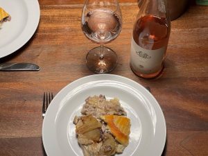Saturday’s Treats: going the for-sure-not-light French way with a tartiflette. Yummy, soul food quality! #saturdaytreat #tartiflette #frenchcuisine...