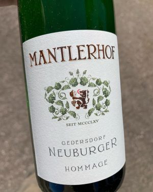 Weingut Mantlerhof Neuburger Hommage 2021 Kremstal Das Weingut Mantlerhof kultiviert seine Neuburger Trauben in den Lagen Reisenthal...