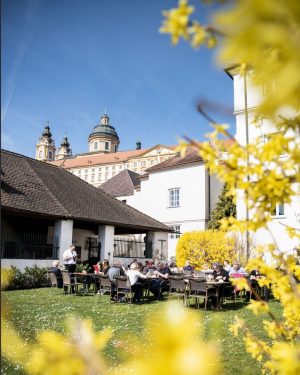 Willkommen im Frühling! 🌸🌺 #melk #frühling #sonne #restaurant #rathauskellermelk c @daniela_matejschek