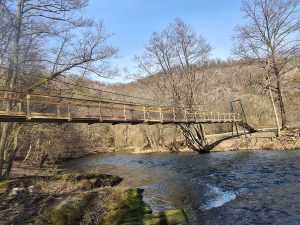 Brücken verbinden... Deshalb eröffnen der tschechische Nationalpark Podyjí und der österreichische Nationalpark Thayatal am Sonntag die neue...