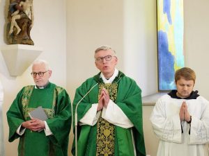 Hochschulgottesdienst mit Abt Maximilian Heim 😇 In traditioneller Weise feierte Abt Maximilian Heim OCist am Abend des...