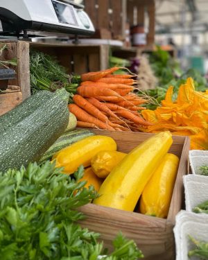 Schönen guten Morgen vom Markt am Domplatz in St. Pölten 😊 Bio Gemüse, glutenfreie Mehlspeisen und vieles...